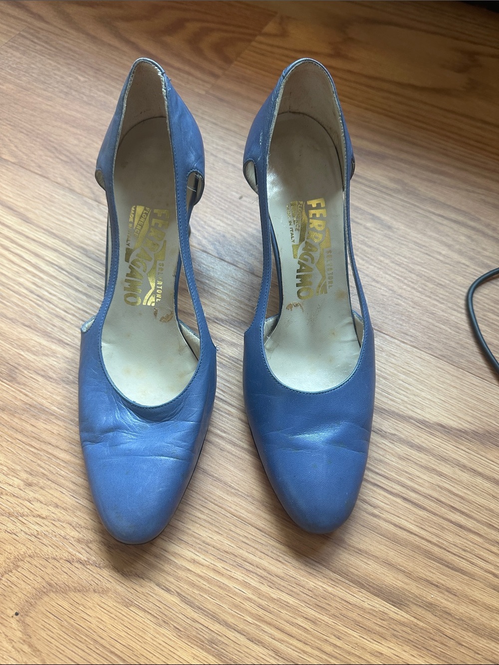 Vintage Salvatore Ferragamo Grey/Blue Leather Women's Pumps